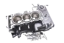 20 Yamaha Waverunner VX Deluxe Upper Crankcase Center Crank Case Cylinders