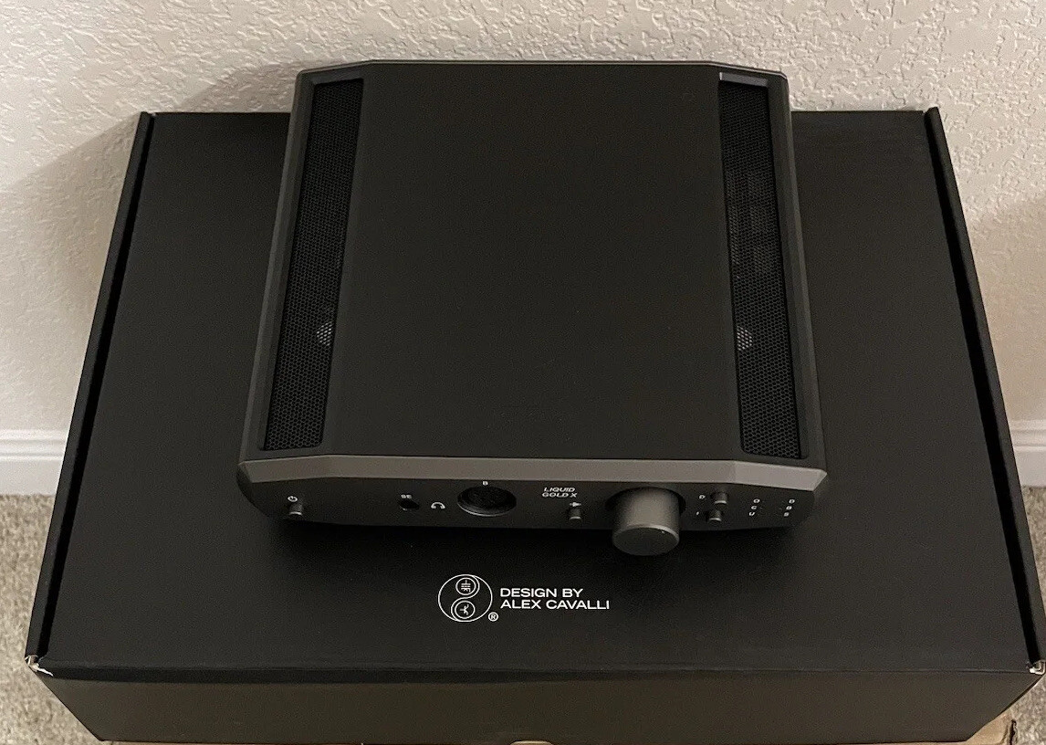 Monolith Liquid Gold X Balanced Headphone Amp and DAC by Alex Cavalli
