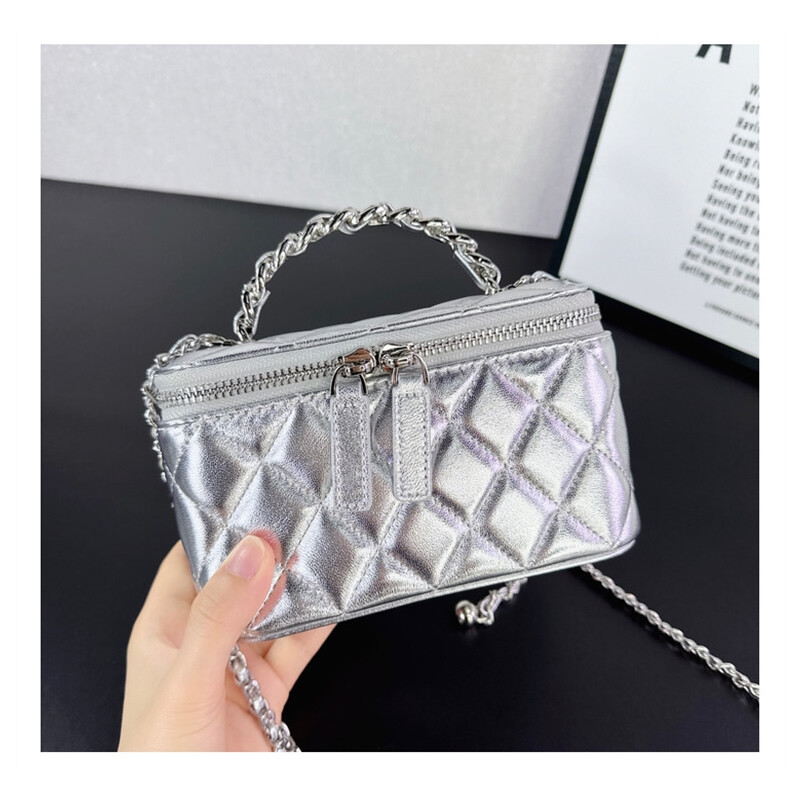 バッグ HLT Jacquard Vanity Bag silver Chanel Silver Quilted Caviar Leather Filigree Large Vanity