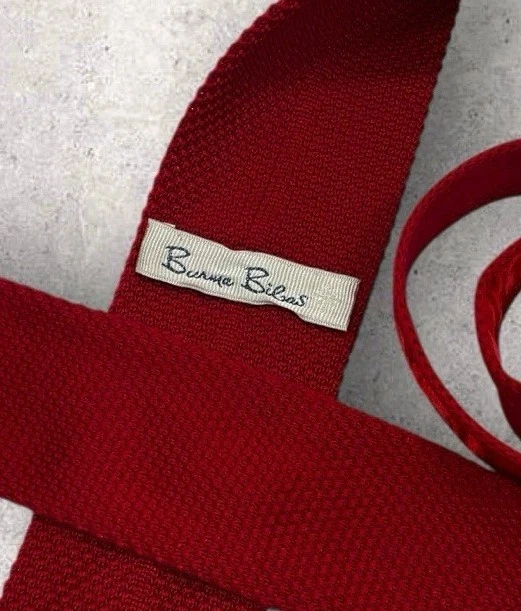 Corbata BURMA BIBAS Poliéster Tejido Sólido Rojo W:2" Usada en Excelente Condición Foto 2 de 4
