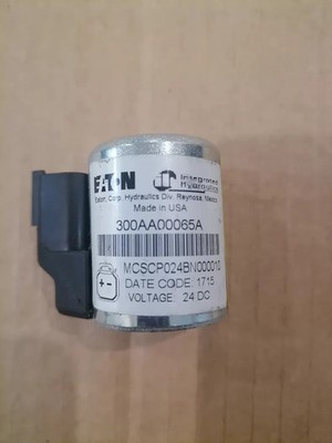 VICKERS  Brand New Original hydraulic valve 300AA00065A