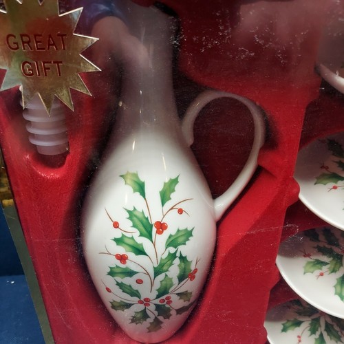 New Lenox Holiday Oil Bottle Gift Set Christmas Holly Dimension Collection (NIB) - Picture 3 of 6