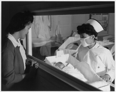 8'' x 10'' Photo Nurse Aiko Hamaguchi,Mother Frances Yokoyama,Baby Fukomoto