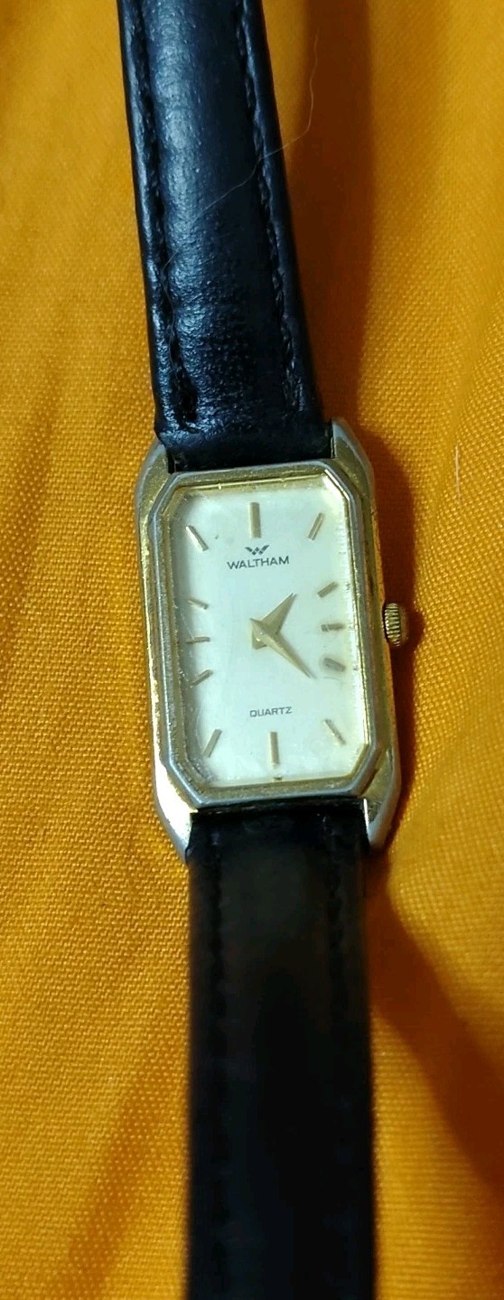 Vintage Waltham Gold Rectangular Thin Quartz Watc… - image 3