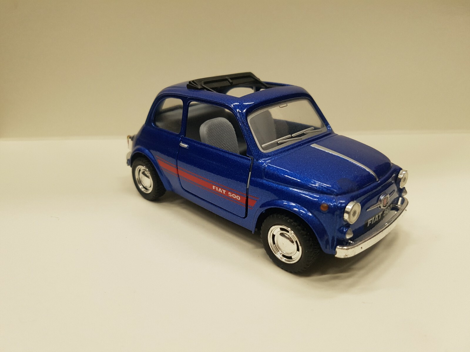 fiat 500 toy car