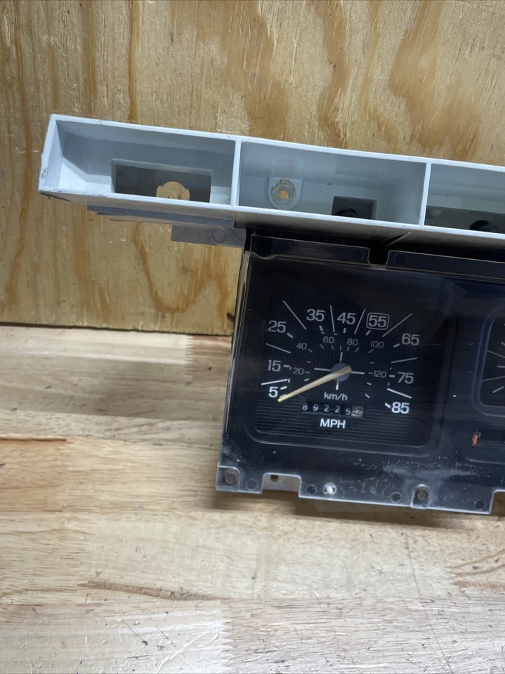 1980 1981 1982 1983 1984 1985 1986 Ford F150 F250 Speedometer Gauge Cluster OEM - Image 2 of 4