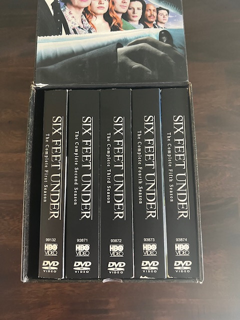 海外ドラマ/映画 DVDBOX SIX FEET UNDER輸入版 Amazon.com: Six