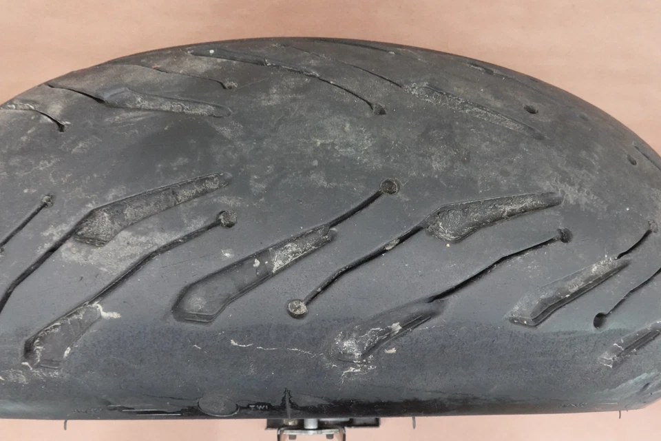 Задний обод колеса шина 2007-2011 KTM 990 SuperDuke 180/55 ZR17 - Изображение 2 из 4