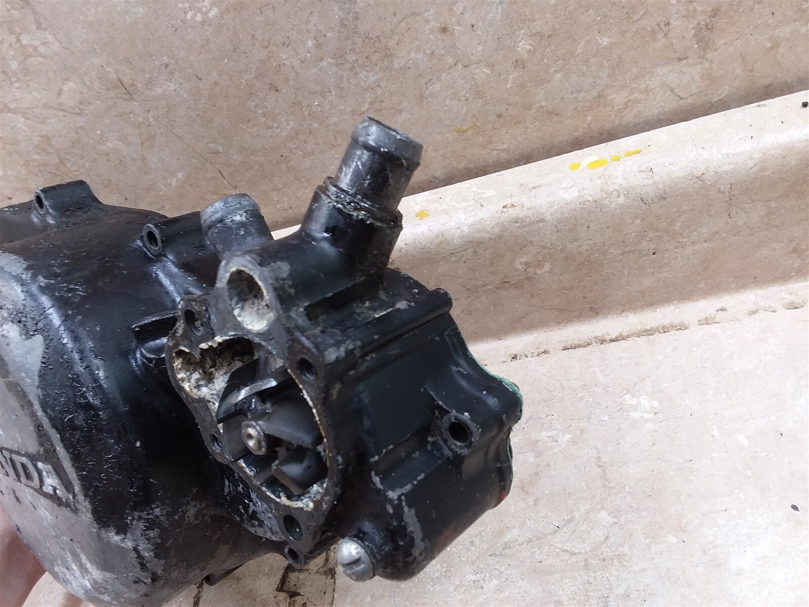 Honda 500 CR CR500R Engine Left Water Pump Clutch Cover 1985 AP235