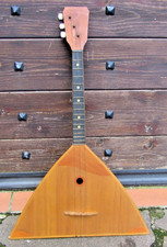 BALALAIKA  RUSSA  , LUNGO 68 CM.
