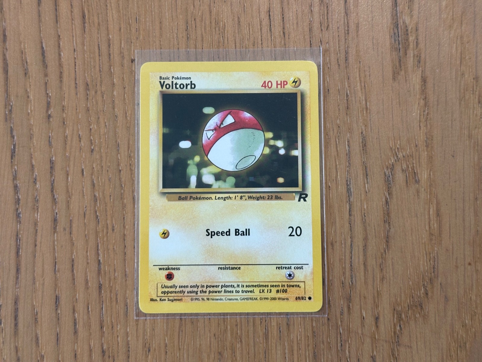 Voltorb 69/82 Team Rocket Unlimited 2000 Pokemon Card Common NM