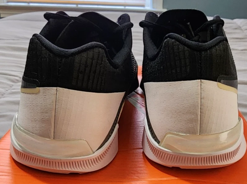 Nike® Para hombres 8.5 M Zoom Metcon Turbo 2 Zapatos de Entrenamiento/Entrenamiento en Negro/Blanco Foto 4 de 4