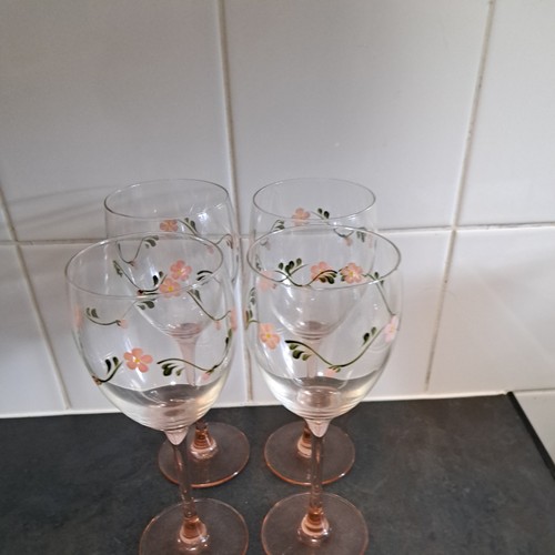 Vintage luminarc Floral/Hand Painted 4 wine glasses.