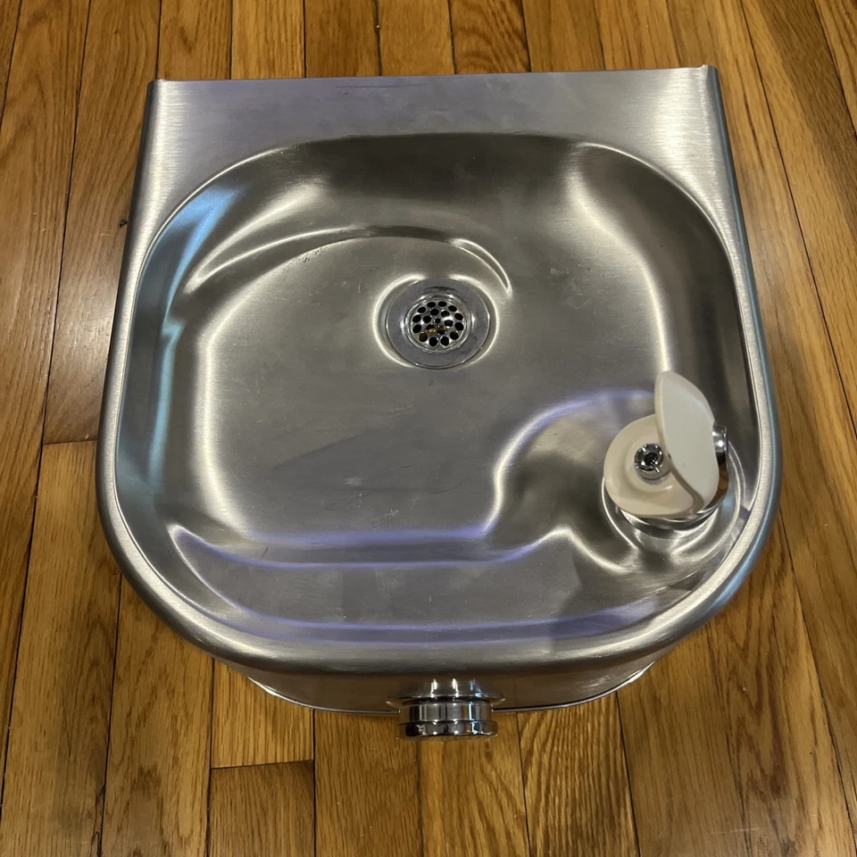 ELKAY drinking fountain model EDFP217C New - Image 3 of 4