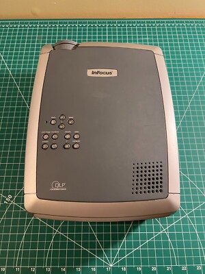 InFocus X1 DLP Projector with Carrying Case and Cables