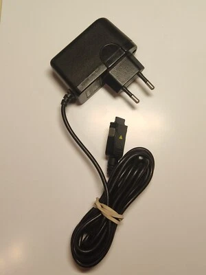 LG Voyage Adaptateur TA-25GR2 5.2V 500MA Occasion - Photo 1/3