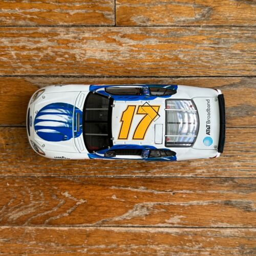 1/24 TEAM CALIBER #17 MATT KENSETH 2002 Ford Taurus DeWalt ATT Broadband OWNERS - Picture 6 of 15