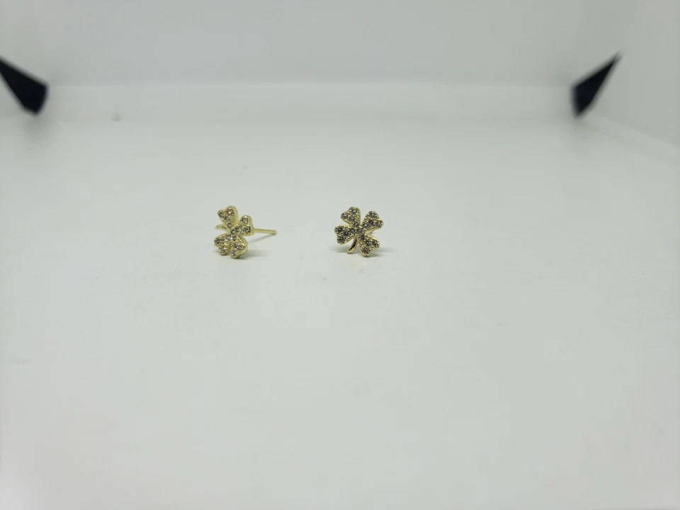 ORECCHINI A BOTTONE QUADRIFOGLIO CON ZIRCONI IN ARGENTO 925 (0242) COLOR ORO - Immagine 4 di 4