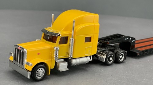 HO Norscot Peterbilt 389 Sattelzugmaschine mit Trail King Pritschenanhänger HO6069