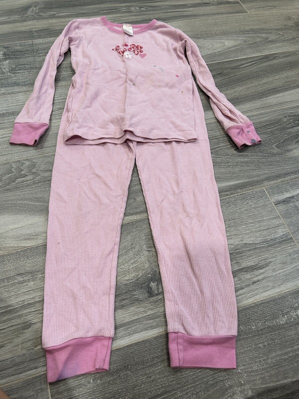 Girls pink pj set by Planet zzz size 8 medium in PLAY CONDITION