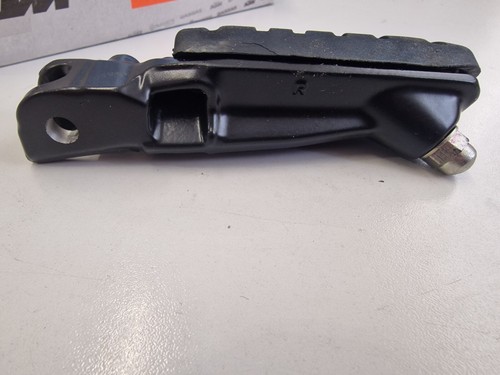 KTM 125 DUKE GEN.2 2017-2024 GENUINE RIGHT FRONT FOOT PEG 2018 2019 2020 2021 - Picture 3 of 7