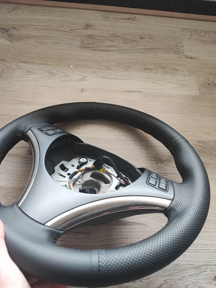 BMW Lenkrad SPORT Neu Bezogen Leder E81 E82 E83 E90 E91 E92 E93 - Bild 2 von 4