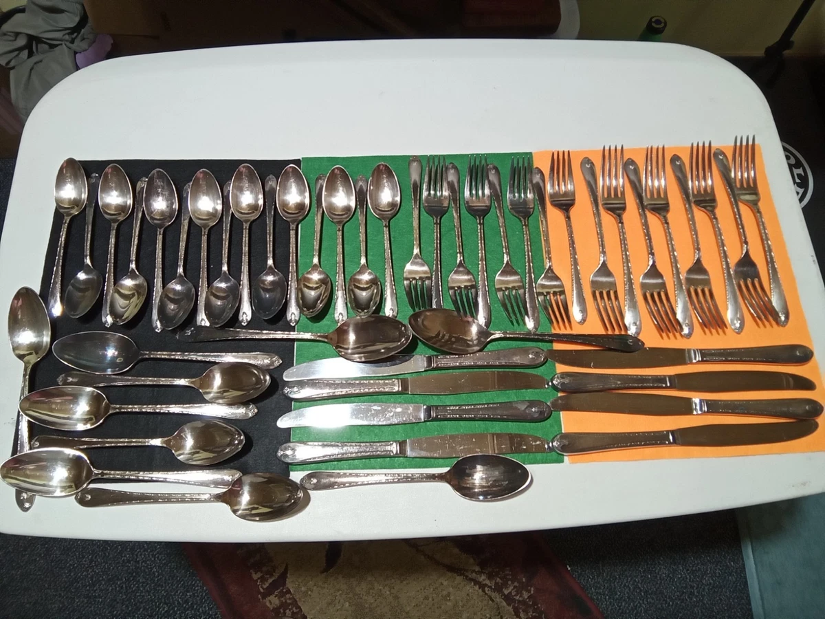 Wm. Rogers & Son Flatware-Set Antique US Silver-Plated Flatware