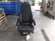 FREIGHTLINER CASCADIA 126 SEAT FRONT Left 3823588