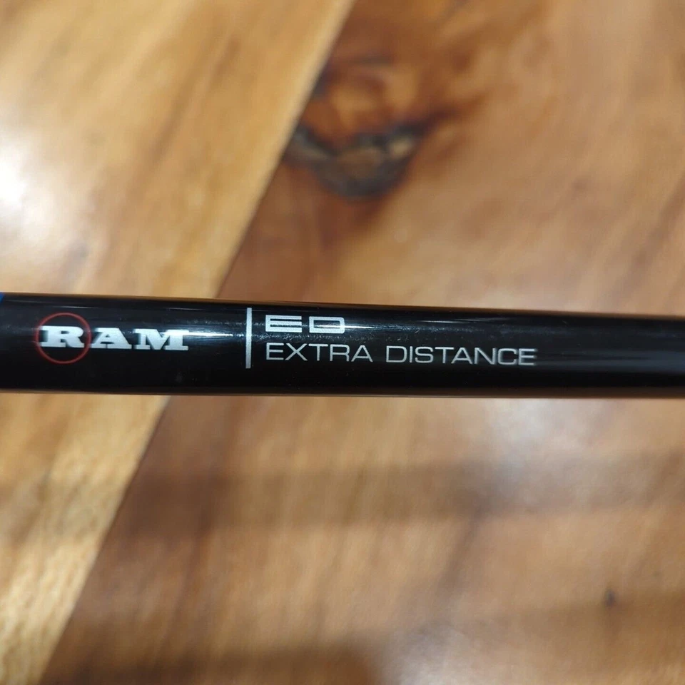 RAM Axial 3 Híbrido 21* Diestro Flex Regular Varilla Grafito Foto 4 de 4