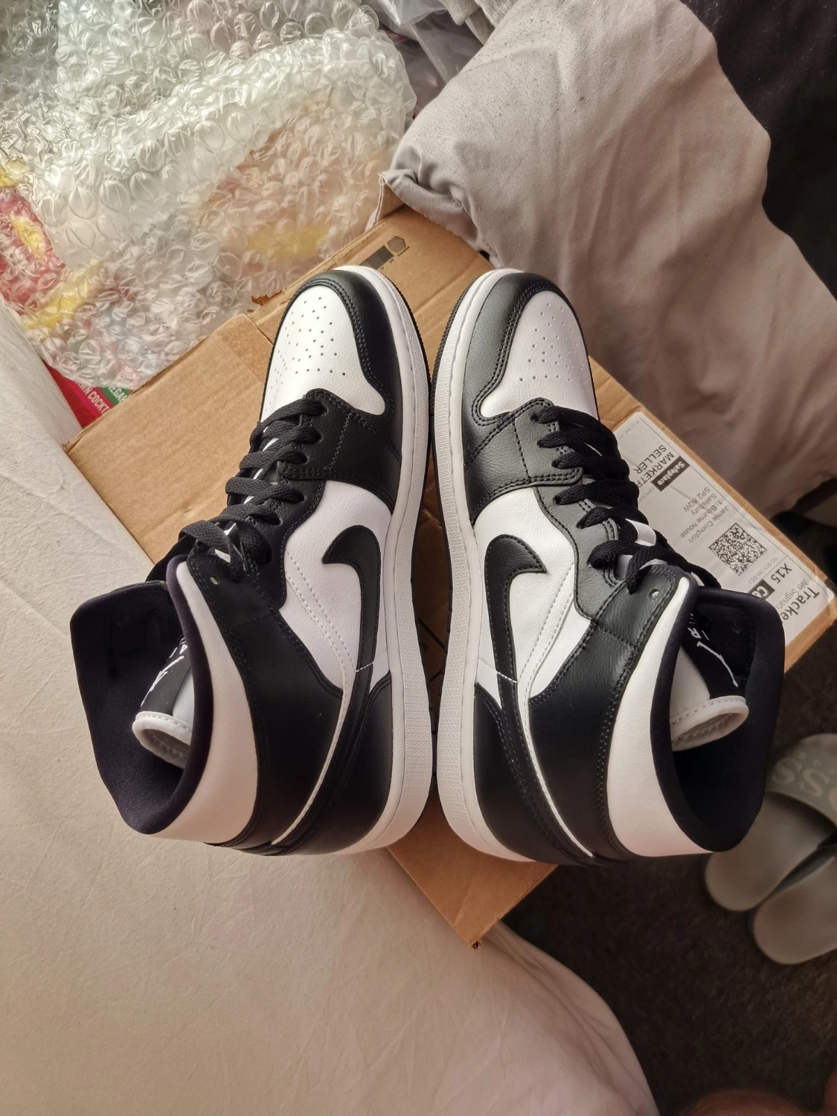 Nike Air Jordan 1 taglia 8 5 nero bianco prezzo consigliato £ 110 ?