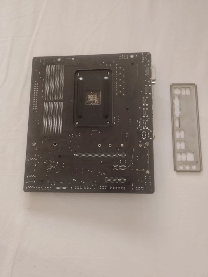 Gigabyte B450M DS3H - Imagen 2 de 3