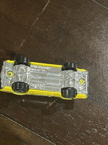 Hot Wheels Blackwalls 1969 Oldsmobile Olds 442 1:64 USED EX Cond Yellow Diecast - Picture 9 of 10