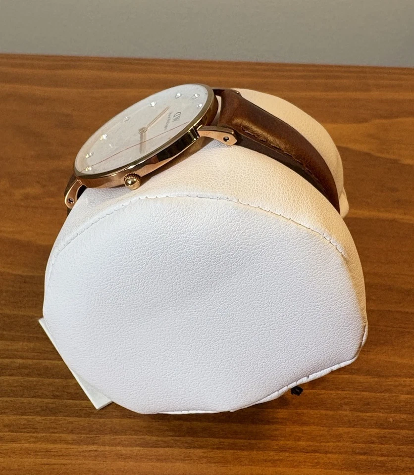 Reloj Daniel Wellington 0950DW Classy St. Mawes para mujer con correa de cuero marrón Foto 4 de 4