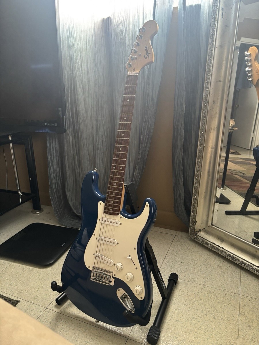 Squier Affinity Stratocaster - Metallic Blue | eBay