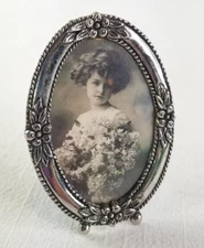 Vintage Oval Silver Tone Metal Mini Photo Frame Stand Floral 3.25 x 2.5"