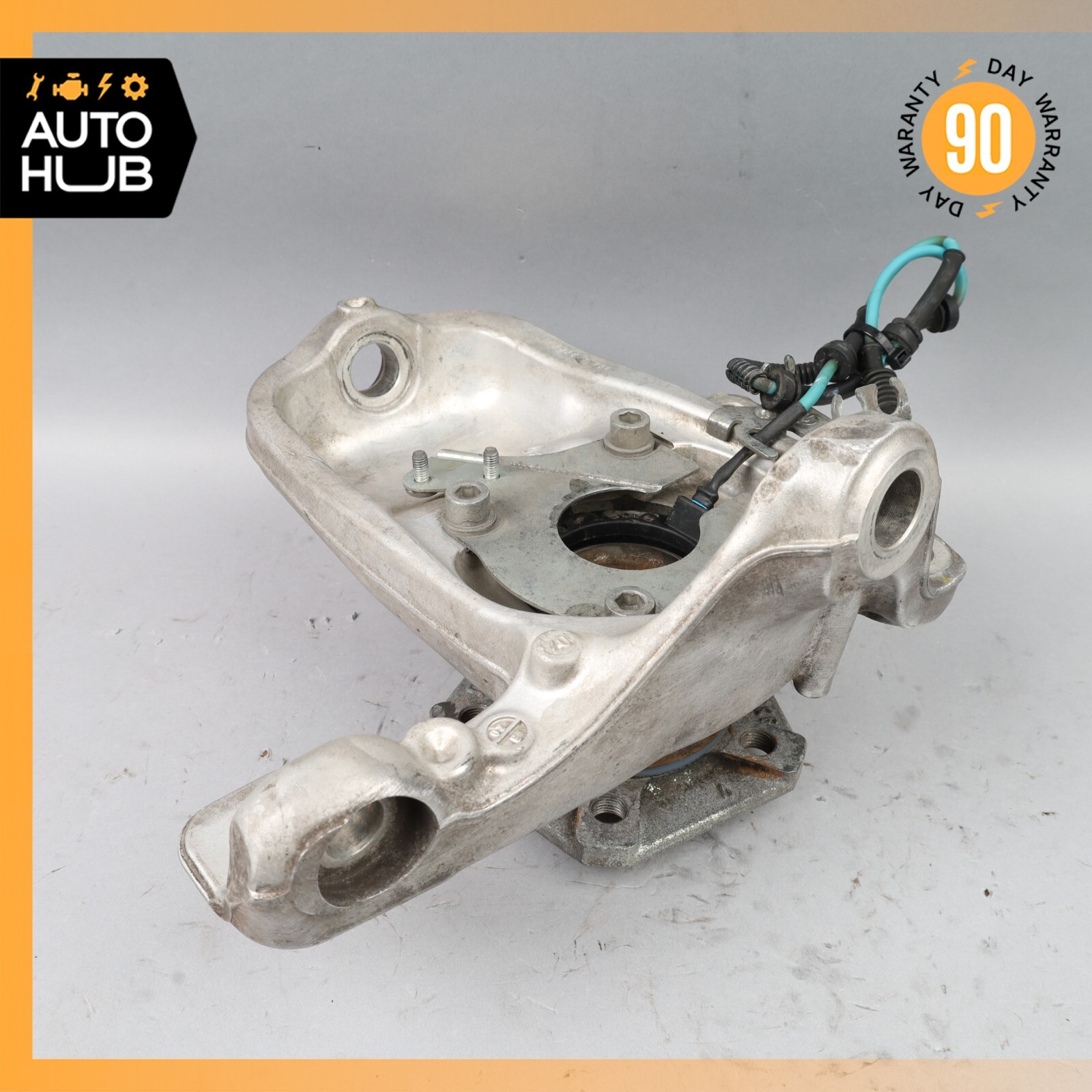 03-10 Maserati Quattroporte M139 Front Left Side Spindle Knuckle Hub OEM