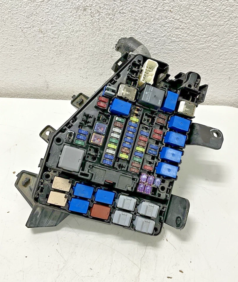 2015 Subaru Outback 2,5 л двигатель предохранитель коробка реле соединительный блок 81402AL09C OEM - Изображение 3 из 4