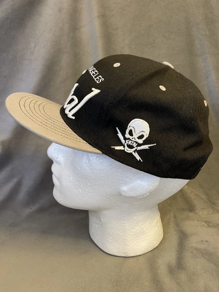 Fatal Clothing Los Angeles Gorra Ajustable Snapback Negra y Gris Foto 2 de 4