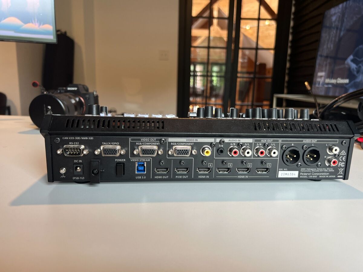 Roland VR-4HD 6 Input 4 Channel HD All in One AV Mixer Roland VR-4HD 6 Input 4 Channel HD All in One AV Mixer
