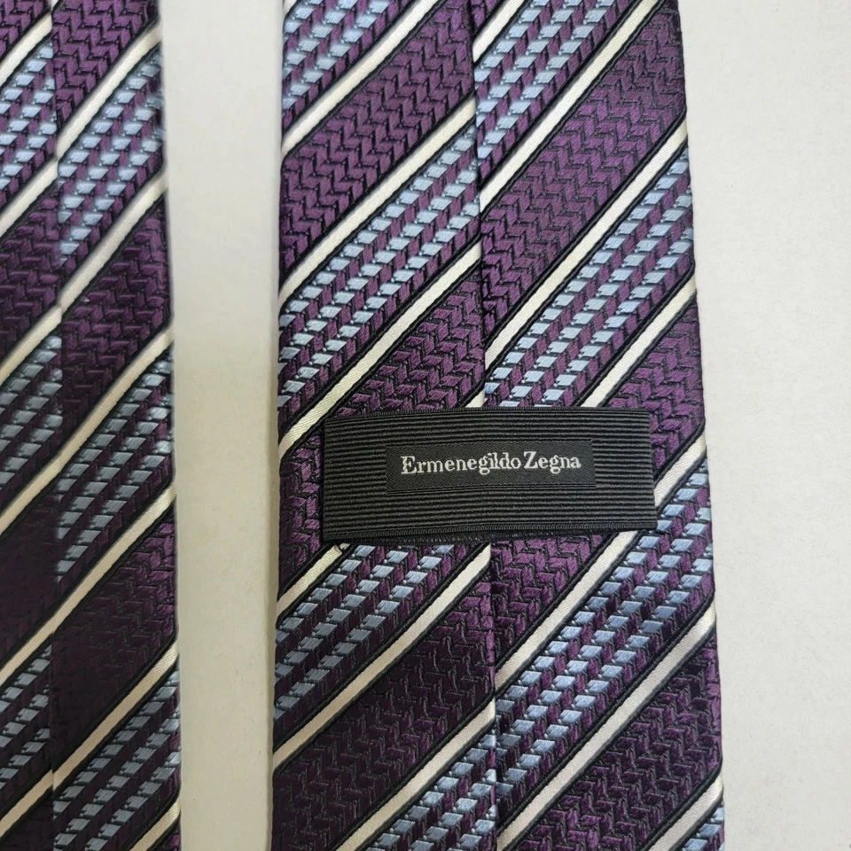 Corbata a rayas de seda tejida texturizada para hombre Ermenegildo Zegna hecha en Italia 100 % seda Foto 2 de 4