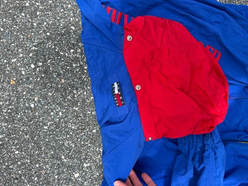 Chaqueta Tommy Hilfiger Clásica De Colección Azul Amarillo Rojo Logotipo Delechozado Con Capucha Talla LRG - Imagen 9 de 16