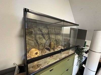 Exo Terra Terrarium 90x45x60. Mit Lampen Fassung Und Zubehör Für Einrichtung.