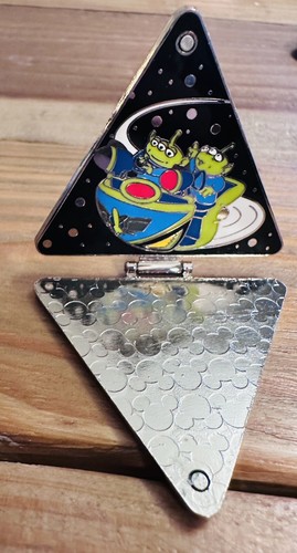 Disney 2015 LE Tomorrowland Pin Buzz Lightyear Pixar Collection - Picture 2 of 4