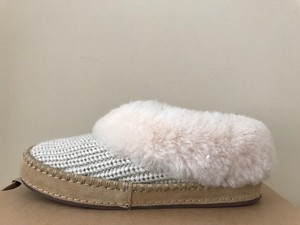 ugg wrin knit slippers