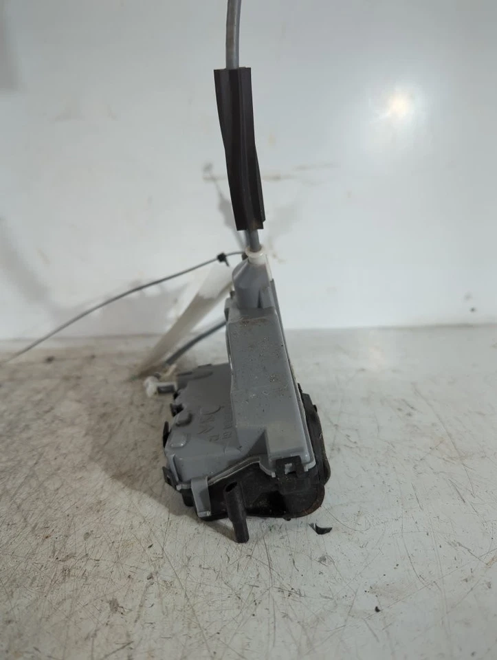 PEUGEOT 2008 MK2 FL hatchback 5 puertas 2019-2023 cerradura puerta lado pasajero trasero p50 Foto 2 de 4