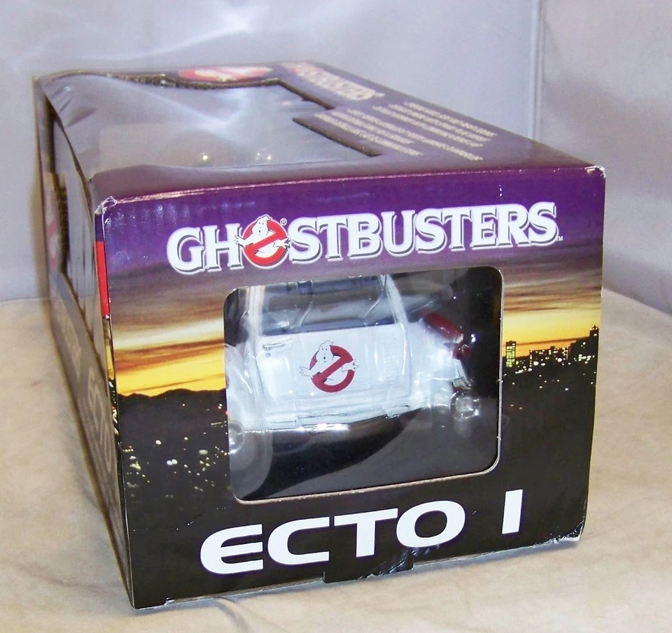 1:18 1:21 ERTL GHOSTBUSTERS ECTO I 1959 CADILLAC AMBULANCE SLIMER 2004 33538 NIB - Image 4 of 4