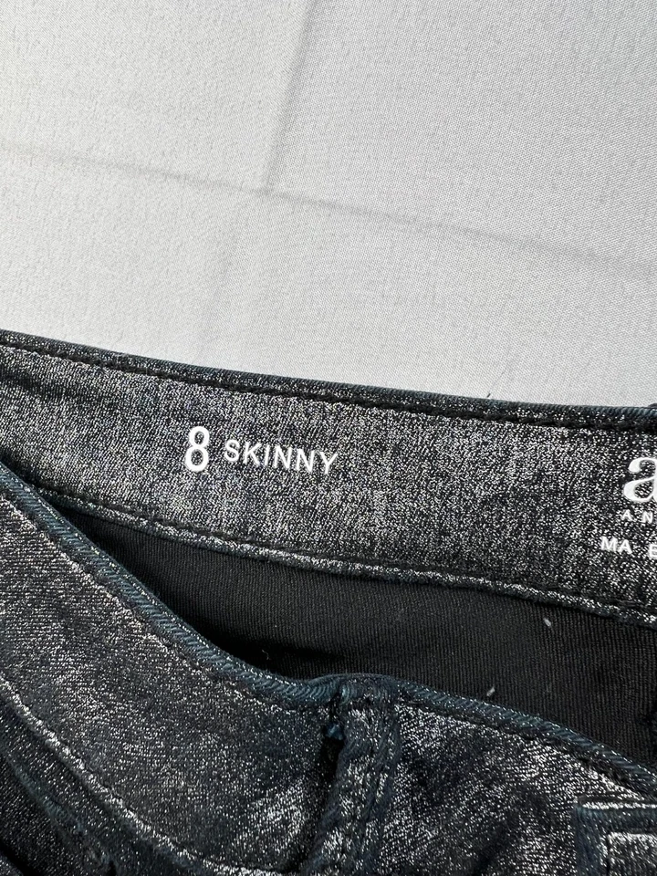 Pantalones de mezclilla A New Approach para mujer talla 8 negros plateados brillantes metálicos ajustados elásticos Foto 4 de 4