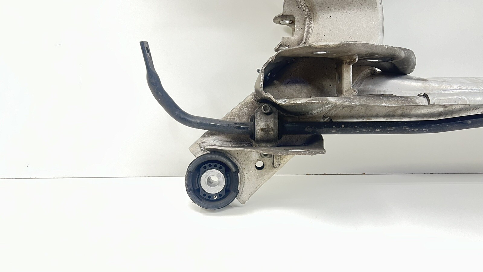 13-18 BENTLEY FLYING SPUR REAR SUBFRAME CROSSMEMBER CRADLE 4W0 505 235 OEM
