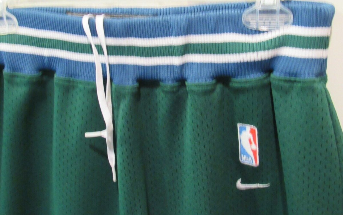 Minnesota Timberwolves NBA Basketball Shorts men's Size Large Nike