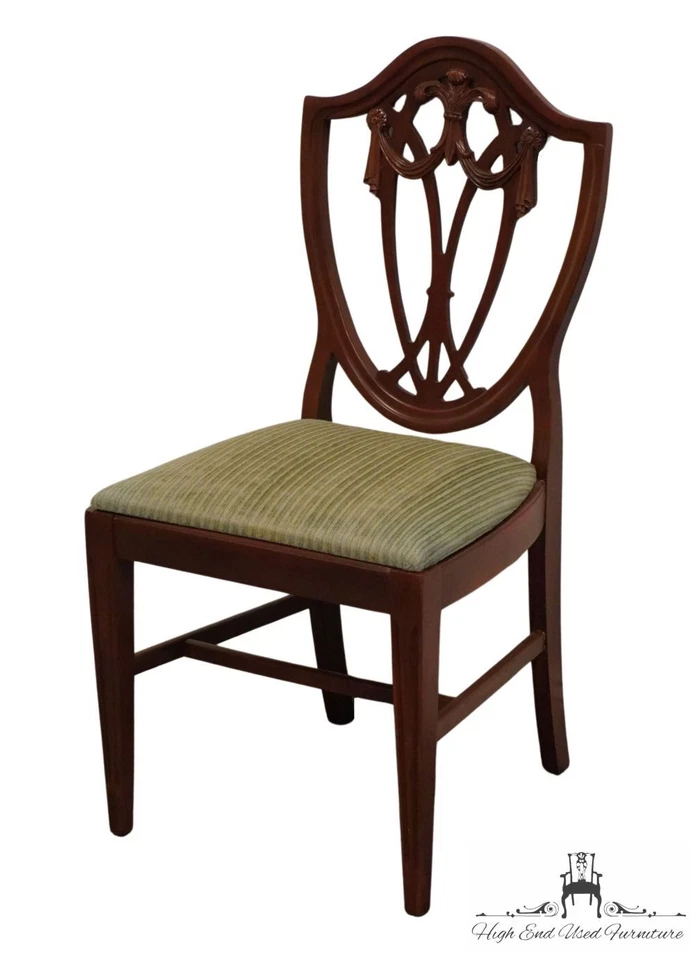 Silla lateral de comedor vintage de caoba maciza estilo Duncan Phyfe con respaldo protector Foto 2 de 4